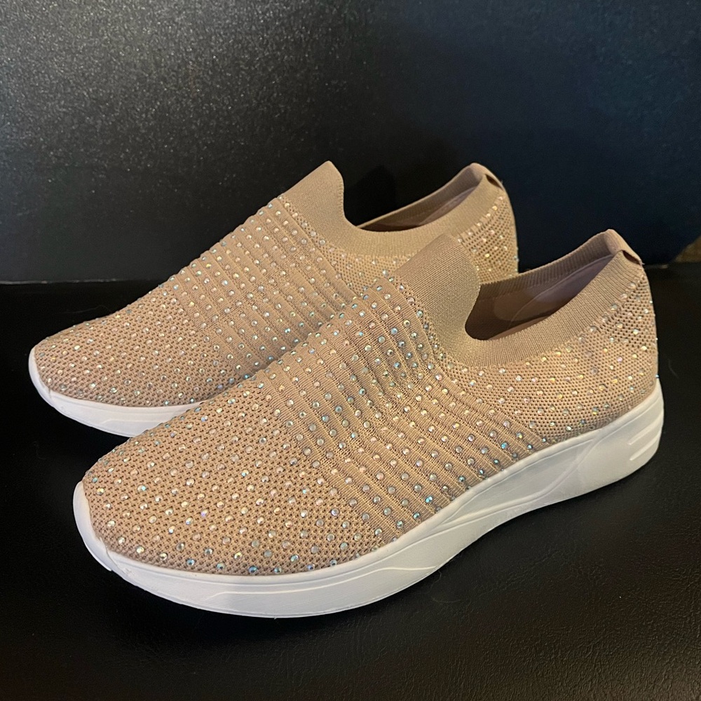 Steve Madden LILLIAN Blush Pink Rhinestone Lightweight Slip-On Sneakers